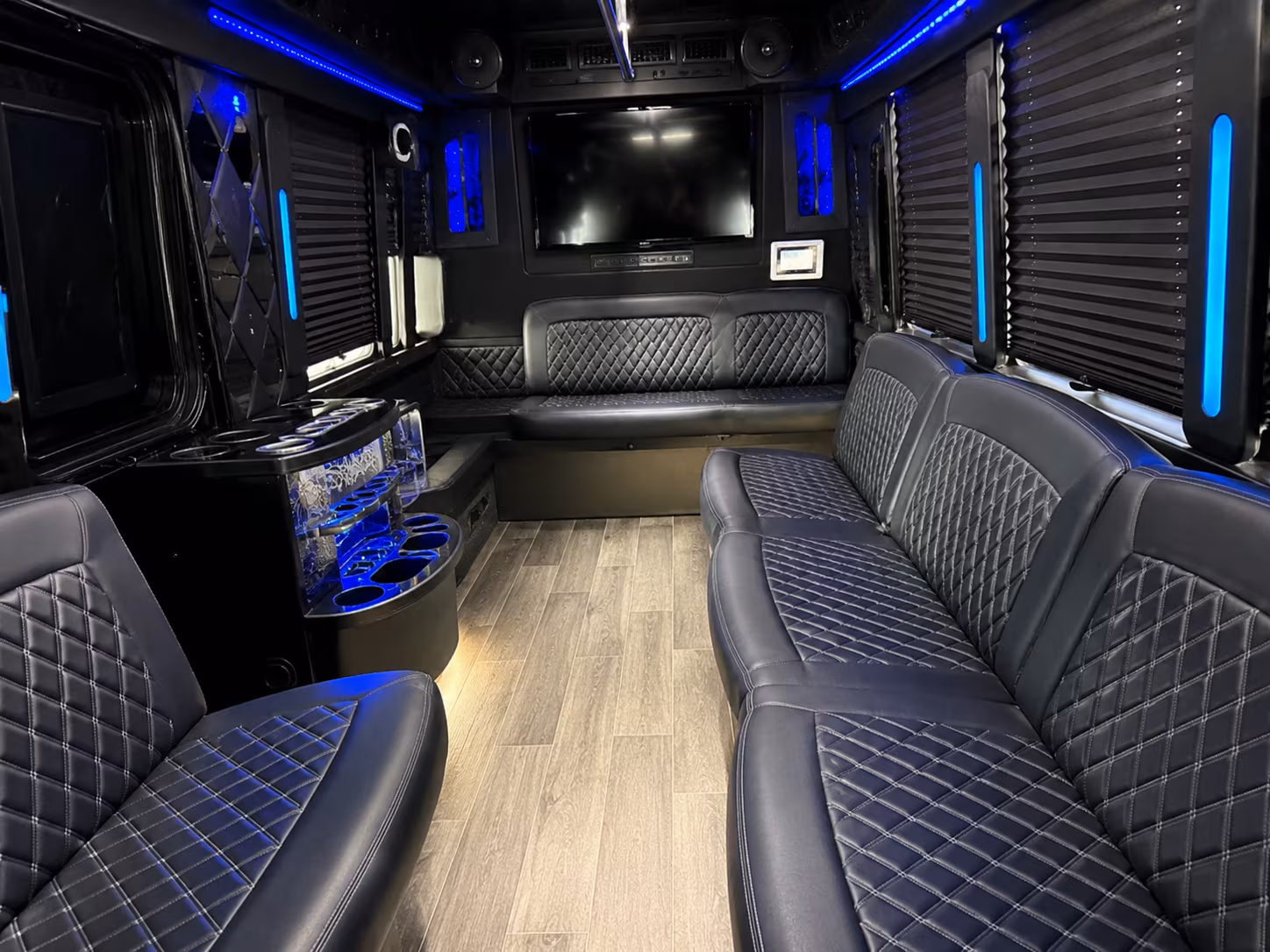 find your plantation holiday party bus transportation here