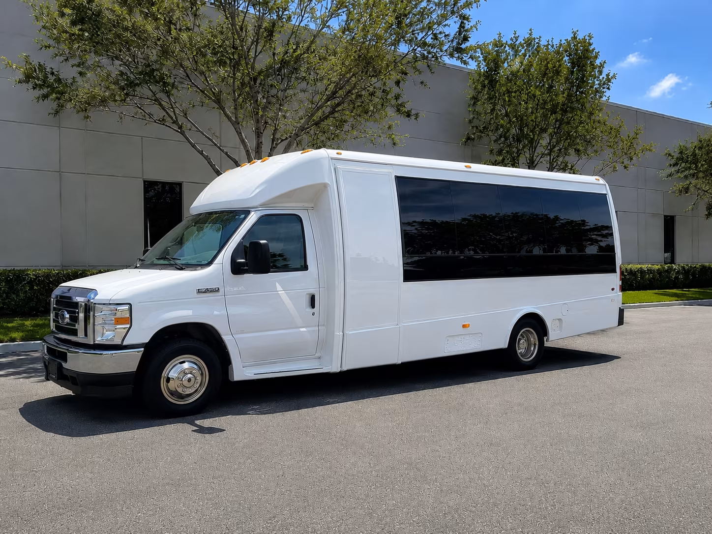 how the type of bus changes the price in plantation florida