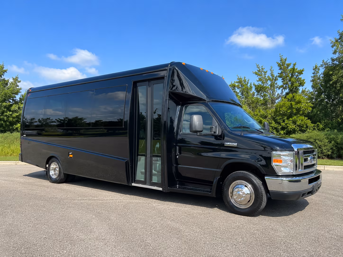 tamarac ride in comfort with a tamarac winery tour charter bus